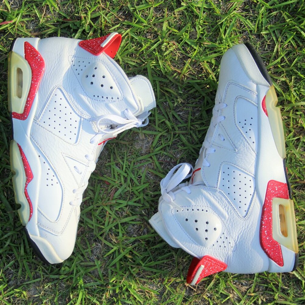 Size 9 - Jordan 6 White and University Red 2022